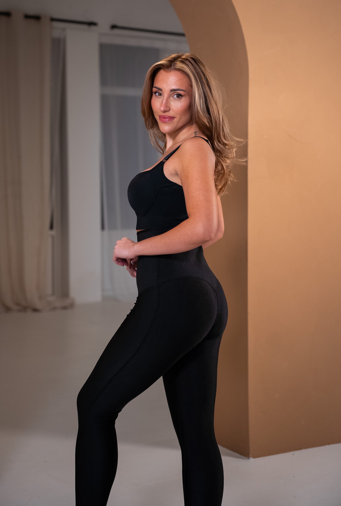 Andrea – Legging met Zweetband en Korset – Maximale Vetverbranding – Duurzaam en Ademend