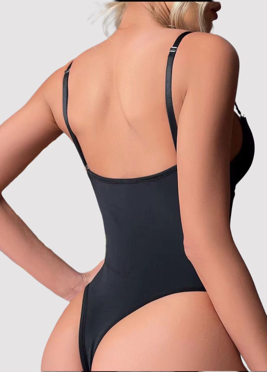 Nova – Shapewear Bodysuit met 5 stalen baleinen met Schouderbandjes - Backless Look - Zonder BH te Dragen, Knoopjes bij de Kruis