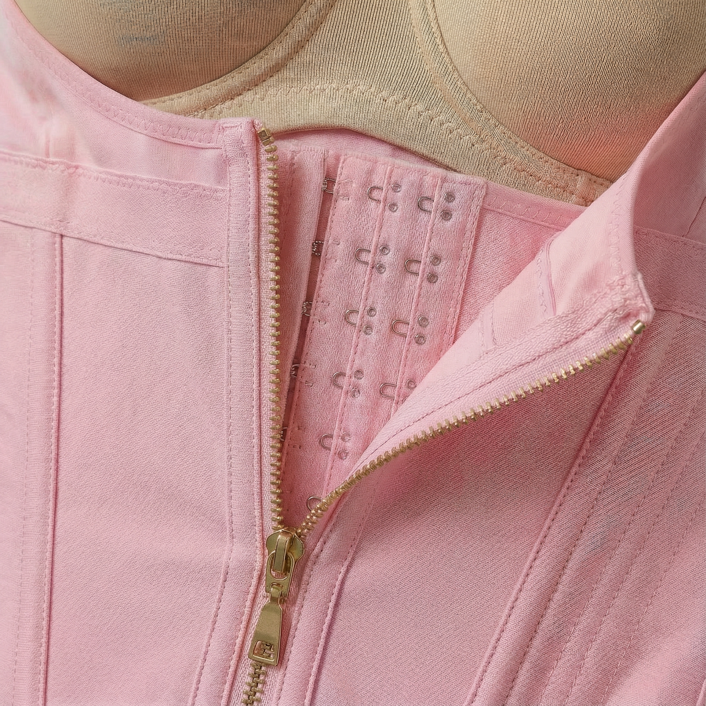 Vera - Herstel waist trainer met U-vormige Borstondersteuning – Extra Comfort, Compressie en 3 Haak-en-Oog Sluiting met Rits